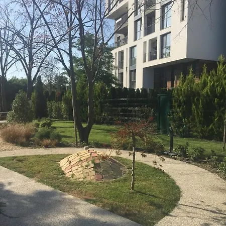 Sarafovo Cosy With Garden Close To The Beach アパート