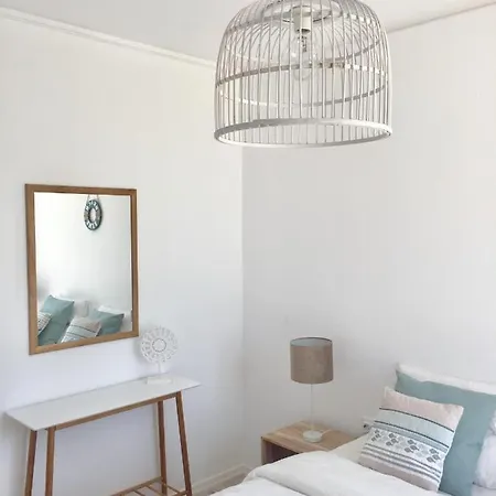 Sarafovo Cosy With Garden Close To The Beach アパート ブルガス