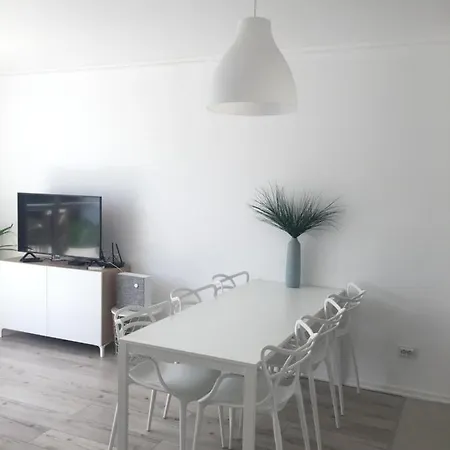 Sarafovo Cosy With Garden Close To The Beach アパート *